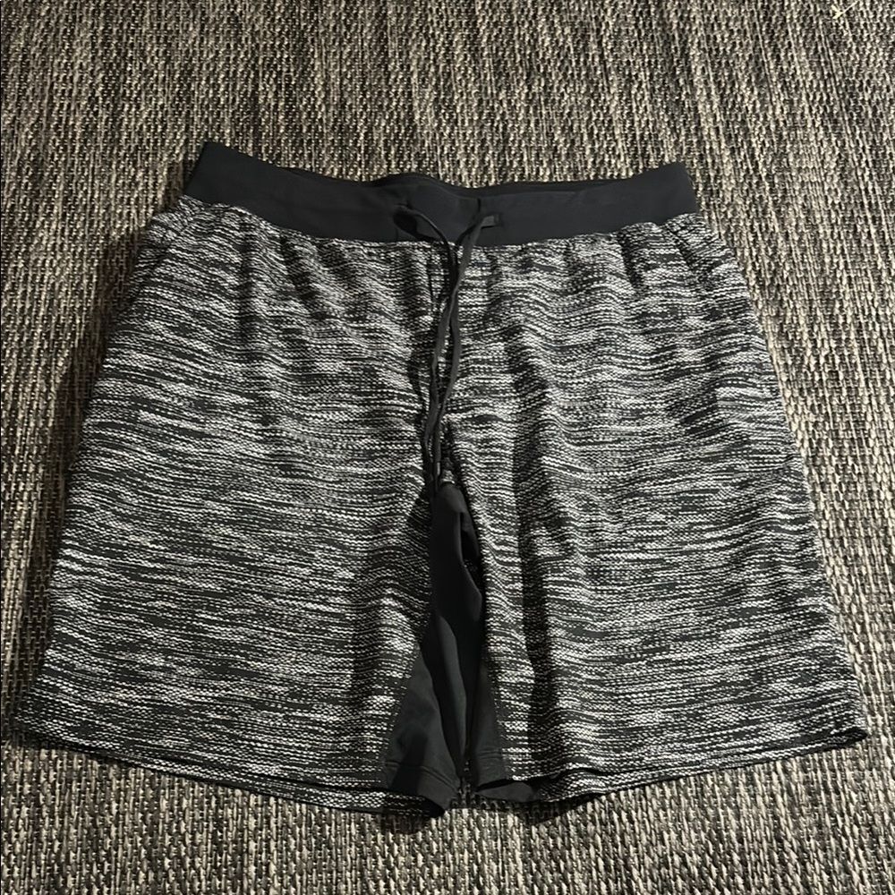 Lululemon T.H.E. Short 9.5" *Nulux All Court Texture White Black Swift Size L